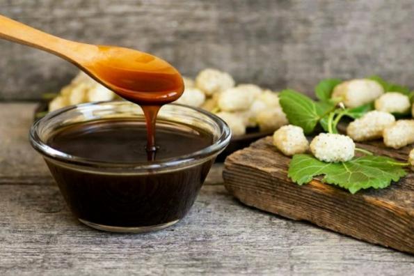 طرز تهیه شیره توت سفید در منزل